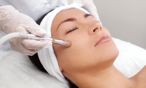 HydraClean Facial